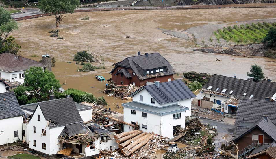 Eine überschwemmte Ortschaft im Ahrtal im Juli 2021.