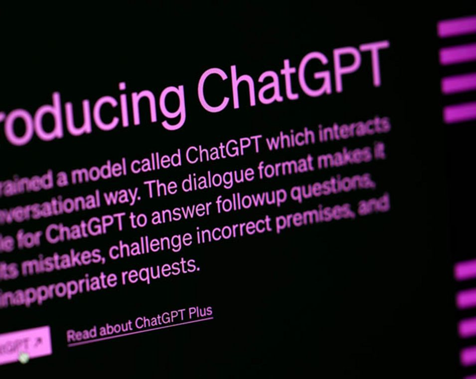 Ein Foto der Landing Page von OpenAIs textgenerierender Methode der künstlichen Intelligenz namens  ChatGPT 