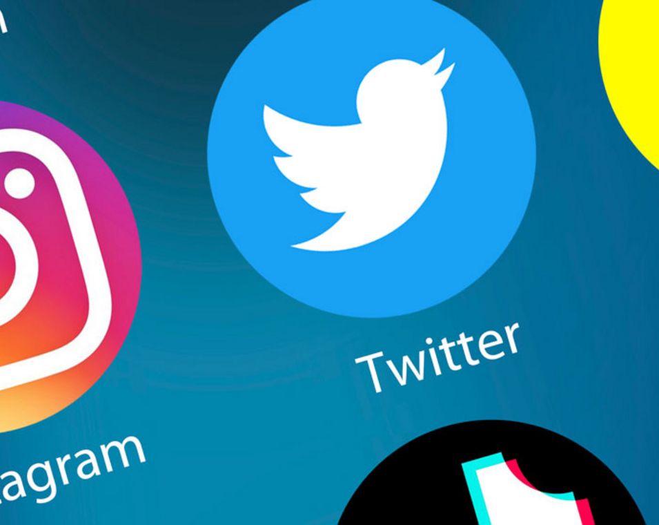 Die Icons verschiedener sozialer Netzwerke auf einem Handybildschirm