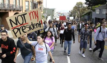 Studierende demonstrieren gegen die Wahl Donald Trumps