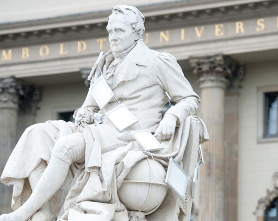 Ein Denkmal des Wissenschaftlers Alexander von Humboldt in Berlin.