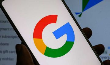 Buntes Logo von Google auf einem Handy-Display
