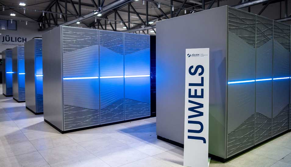 Das Foto zeigt den Superrechner Jewels vom Forschungszentrum Jülich.