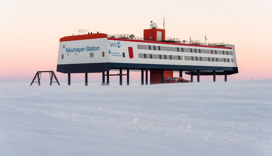 Das Foto zeigt die Polarforschungsstation Neumayer III in der Antarktis.