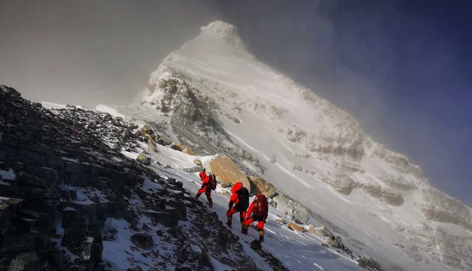 Chinesisches Expeditionsteam bei der Besteigung des Mount Everest