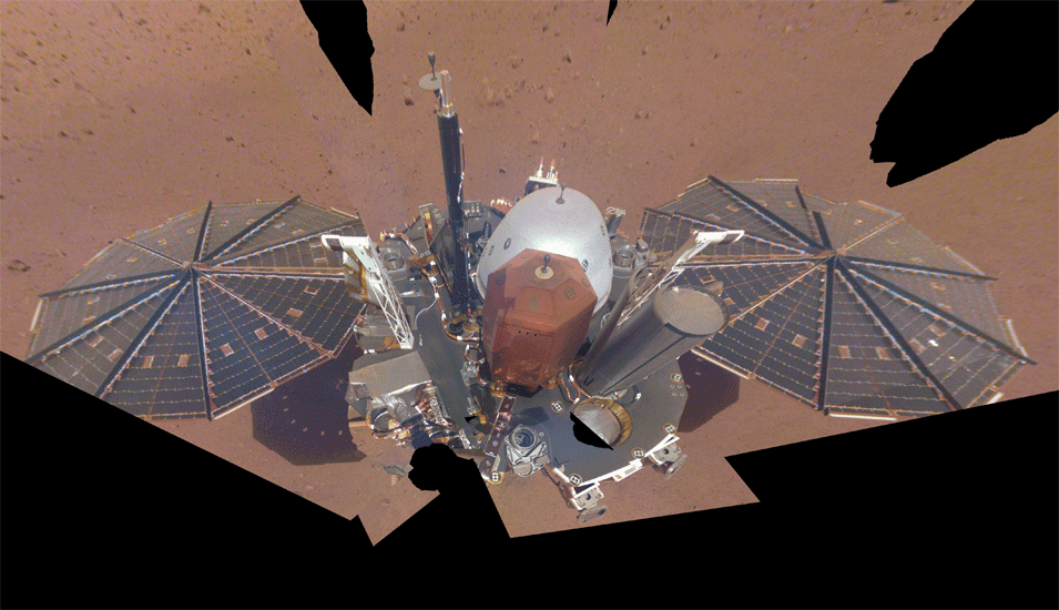 Vorher-Nachher-Bild: erstes und letztes Selfie des Mars-Landers "Insight"
