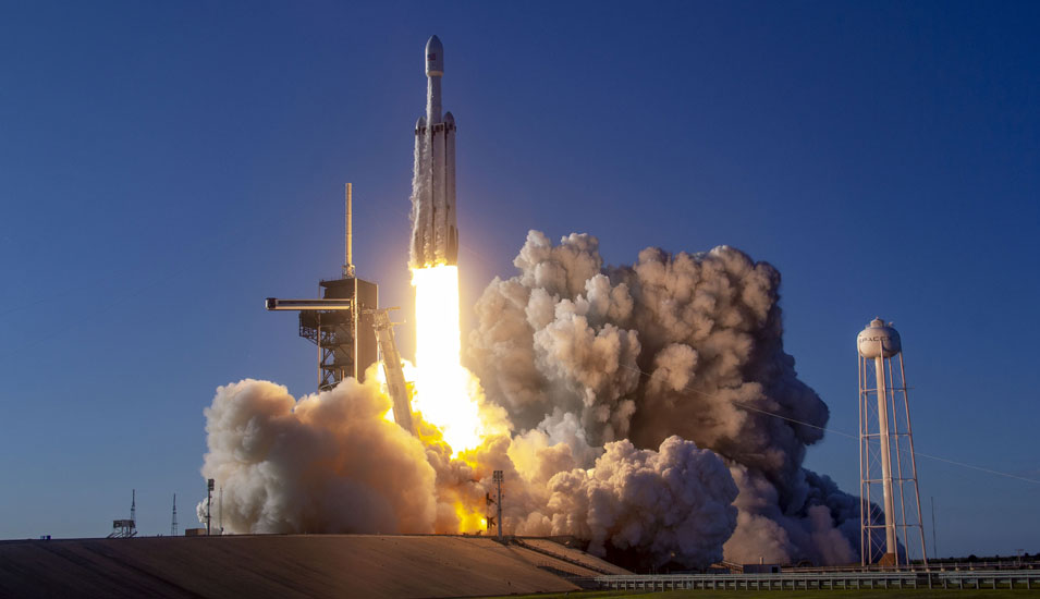 Am 11. April 2019 startete eine Falcon Heavy-Rakete des privaten Raumfahrtanbieters SpaceX mit dem saudi-arabischen Kommunikationssatelliten Arabsat 6A vom Kennedy Space Center in Cape Canaveral, Florida, aus ins Weltall.