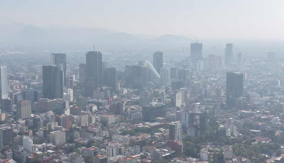 Verschmutzte Luft schwebt über der lateinamerikanischen Metropole Mexiko-Stadt.