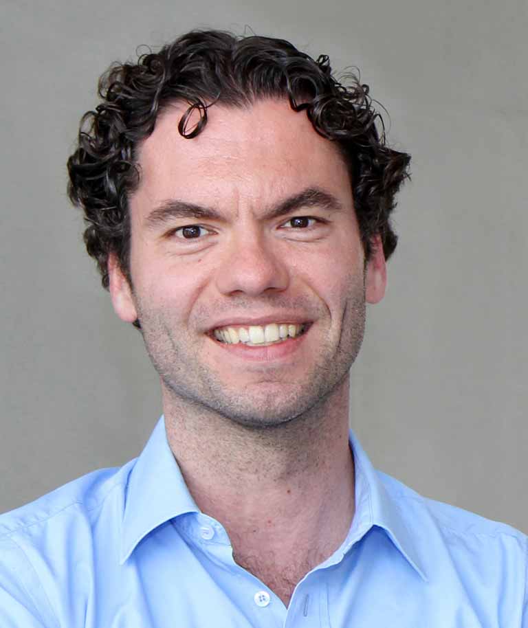 Portraitfoto von Prof. Dr. Christian Hackenberger