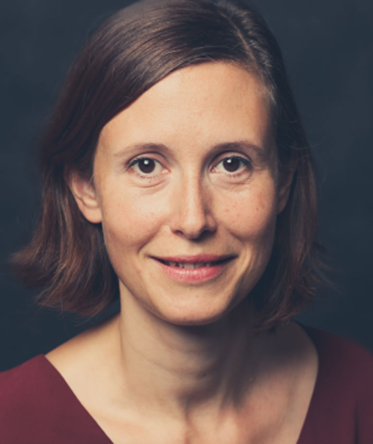 Portraitfoto von Dr. Lena Weber.