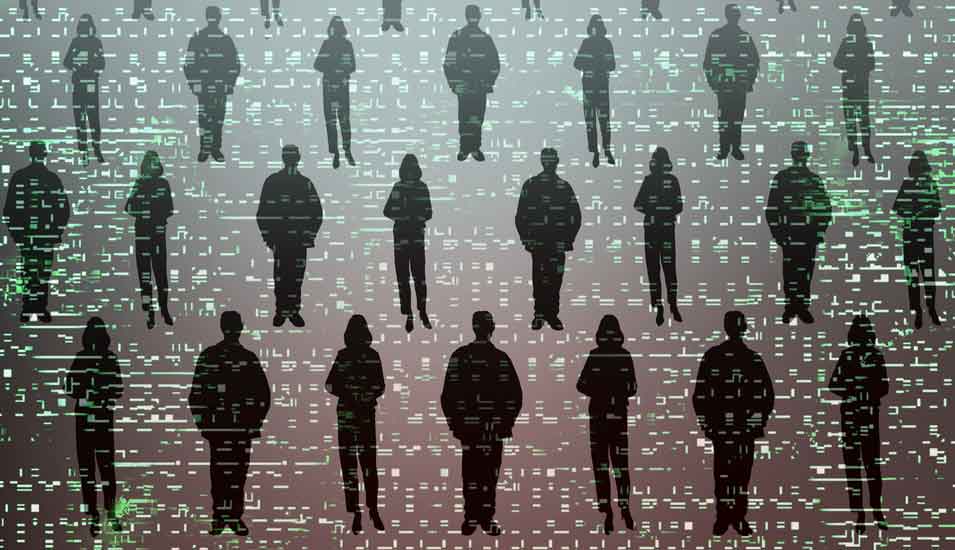 Reihen von menschlichen Silhouetten über Computer-Code-Muster