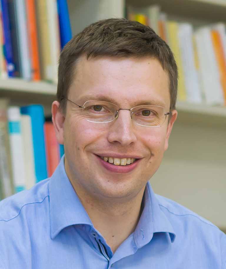 Portraitfoto von Prof. Dr. Hannes Zacher