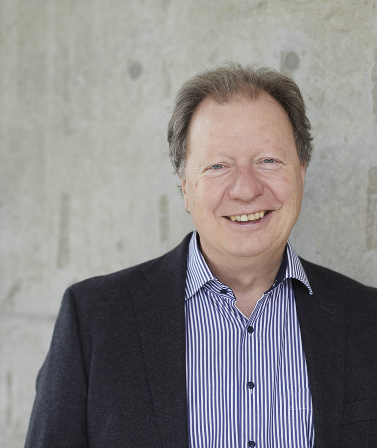 Portraitfoto von Professor Dr.-Ing. Wolfram Ressel, Rektor der Universität Stuttgart.