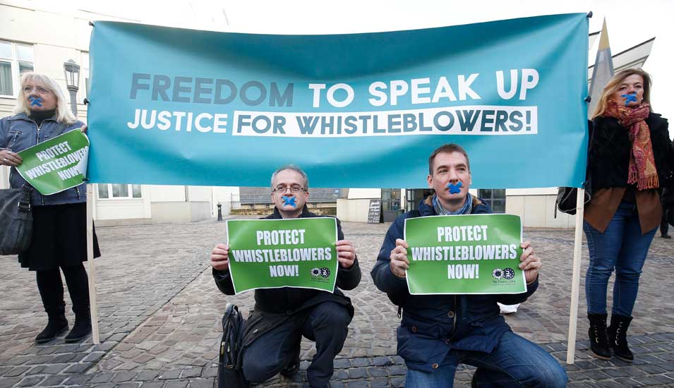 Demonstranten für den Schutz von Whistleblowern während der Luxleaks-Affäre.