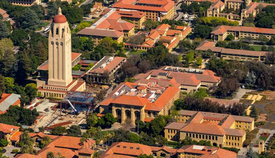 Das Foto zeigt eine Luftaufnahme der Universität Stanford in Kalifornien.