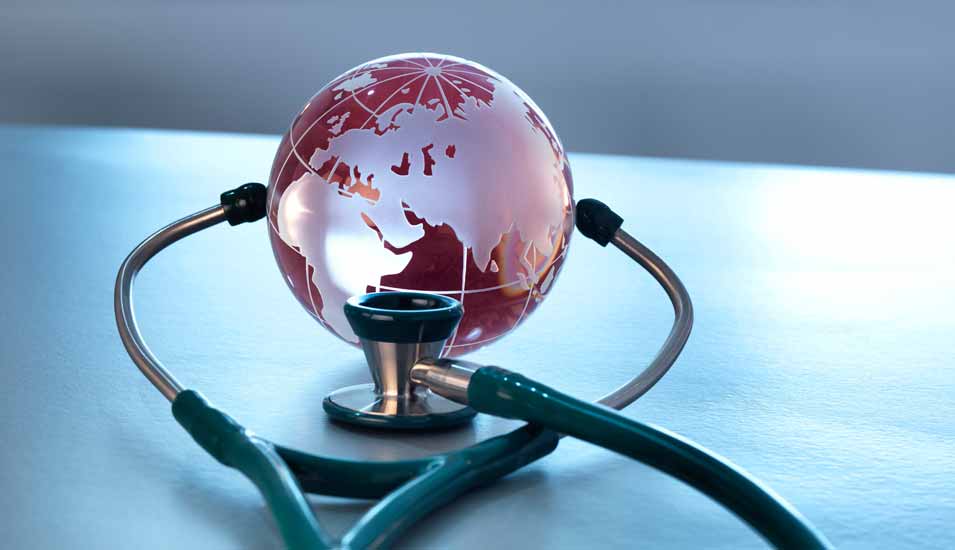 Ein Stethoskop umfasst eine Weltkugel aus Glas