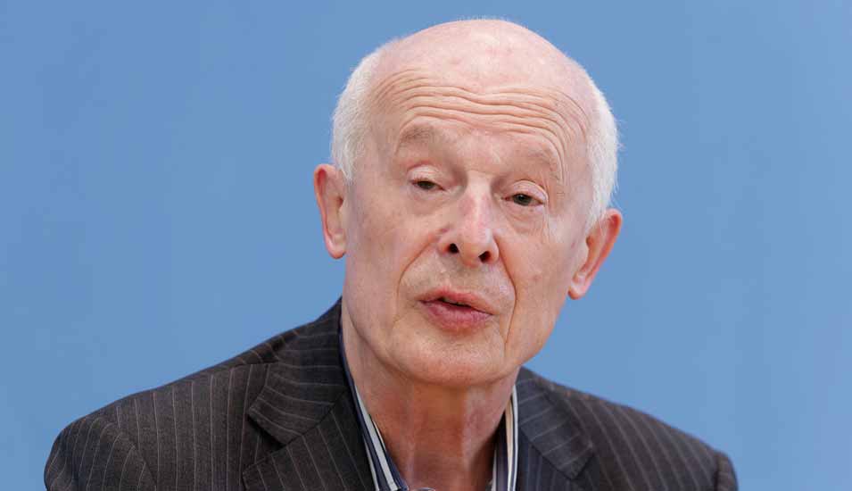 Prof. Dr. Dr. h.c. Hans Joachim Schellnhuber, Gründer und Direktor Emeritus, Potsdam Institut für Klimafolgenforschung, Initiator "Bauhaus der Erde".