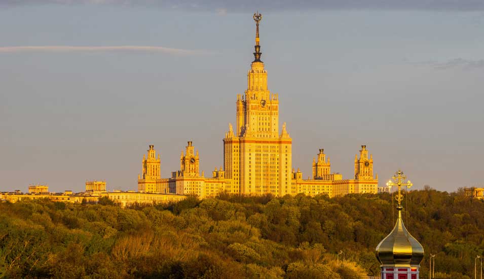 Aufnahme des Hauptgebäudes der Lomonossow Universität in Moskau, der größten Universität Russlands.