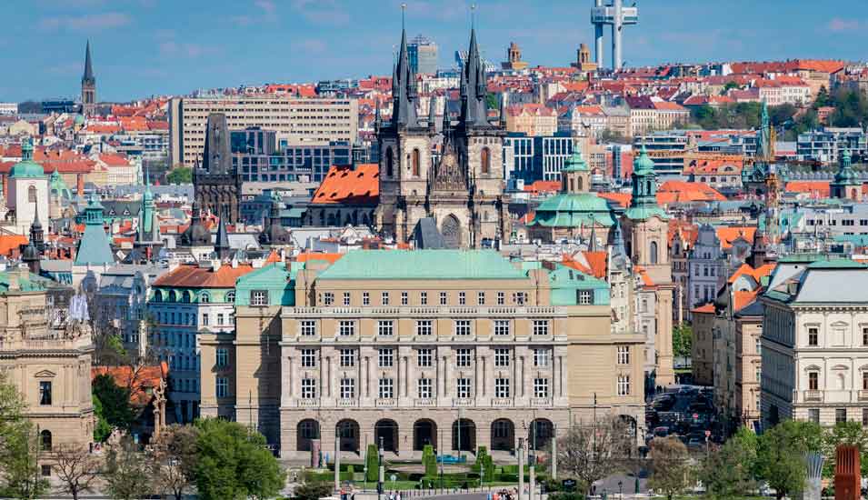 Blick auf die Karls-Universität in Prag.