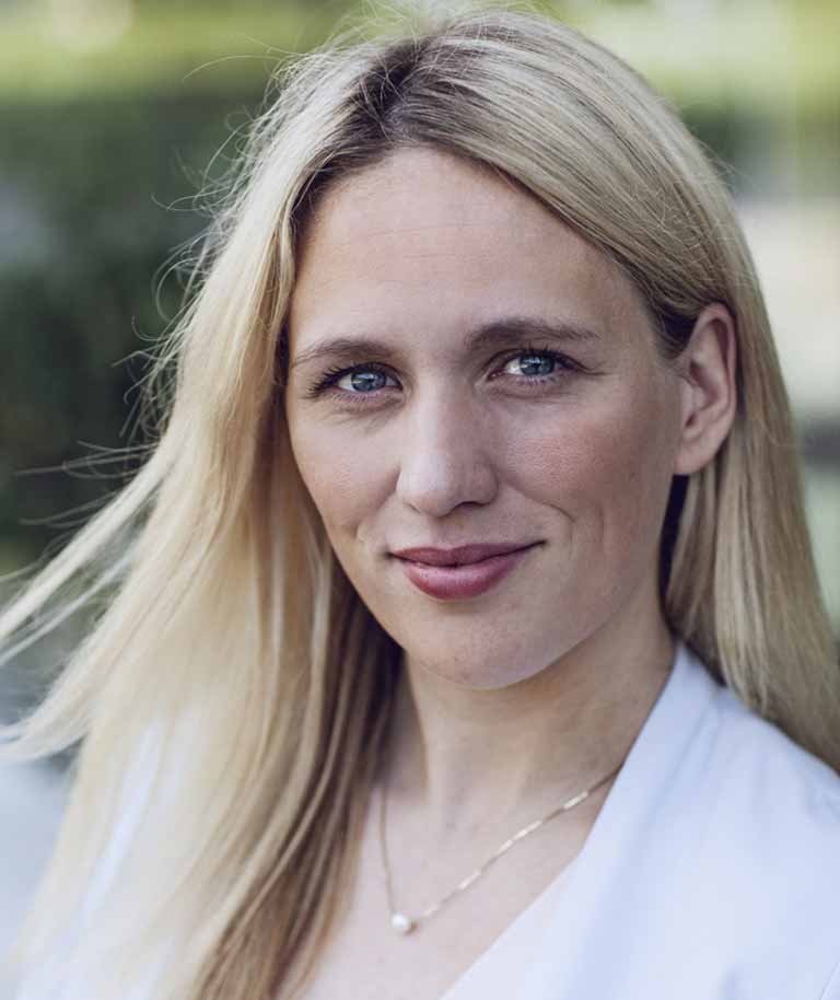 Portraitfoto von Prof. Dr. Elisa Hoven