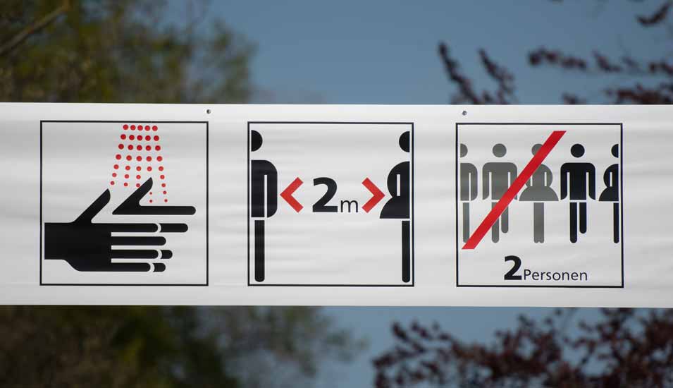 Banner der Stadt Soest mit Pictogrammen für Hände desinfizieren, Abstand halten und maximal zwei Personen.