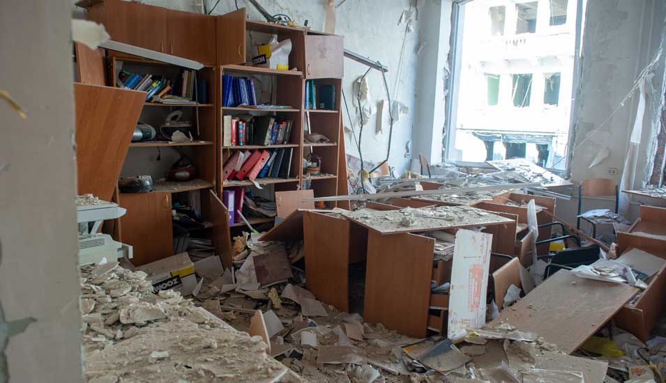 Zerstörtes Gebäude der Wirtschaftswissenschaftlichen Fakultät der Nationalen Wassyl-Karasin-Universität Charkiw im Nordosten der Ukraine.